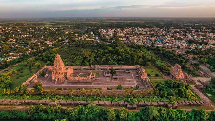 Chennai to Thanjavur One Day Tour Package, Thanjavur one day trip from Chennai, Chennai to Thanjavur sightseeing tour, best Thanjavur tour package, guided Thanjavur tour, affordable Thanjavur trip, Chennai to Thanjavur travel package, Thanjavur temple tour, Chennai to Thanjavur cab package, Brihadeeswarar Temple visit, one day Thanjavur heritage tour, Chennai to Thanjavur cultural tour, Chennai to Thanjavur group tour, Chennai to Thanjavur pilgrimage trip, Thanjavur historical tour
