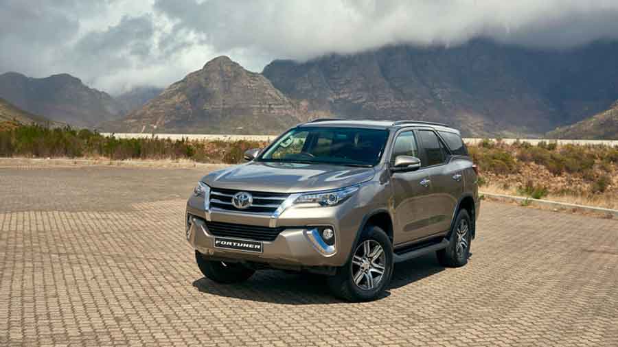 Toyota Fortuner car rental service in Chennai, Fortuner taxi rental Chennai, affordable Fortuner car hire, Chennai Fortuner car hire for outstation, Toyota Fortuner taxi hire, Fortuner car rental with driver Chennai, best price Fortuner rental Chennai, Fortuner cab Chennai, budget Fortuner car hire Chennai, Chennai Fortuner taxi booking, monthly Fortuner car rental Chennai, premium Fortuner car hire, Fortuner rental for wedding Chennai, Toyota Fortuner self-drive Chennai, chauffeur-driven Fortuner car hire, Chennai airport Fortuner rental
